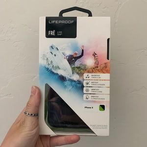 Black & green Lifeproof iPhone X/Xs case!!